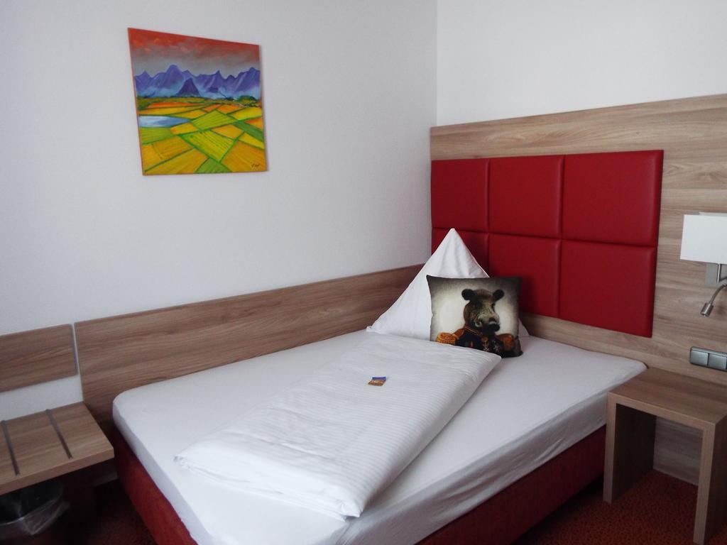Hotel Isartaler Hof โวลฟรัทส์เฮาเซิน ห้อง รูปภาพ