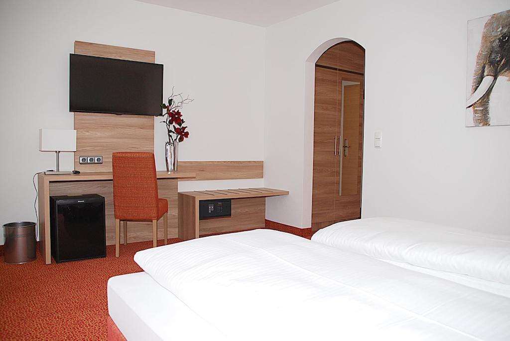 Hotel Isartaler Hof โวลฟรัทส์เฮาเซิน ห้อง รูปภาพ